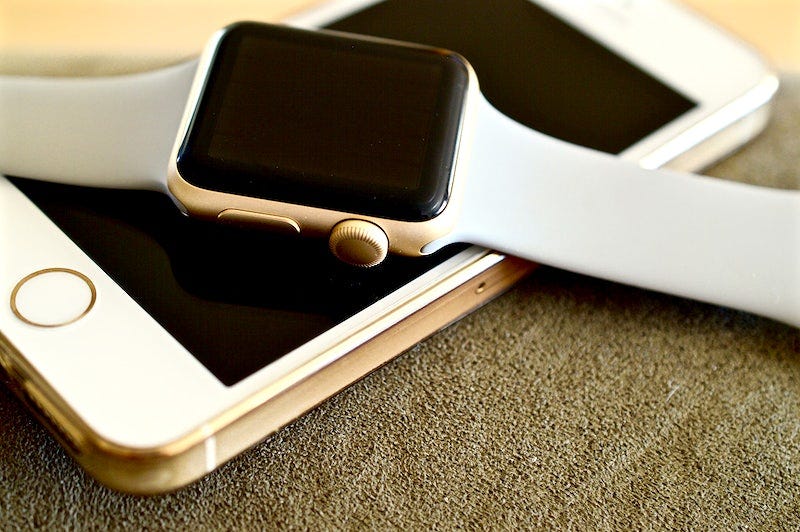 can you pair an apple watch with two phones