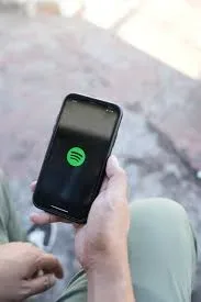 how to download spotify onto apple watch